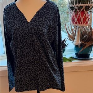 WhiteStuff brand beautiful intricate pattern v neck long sleeve